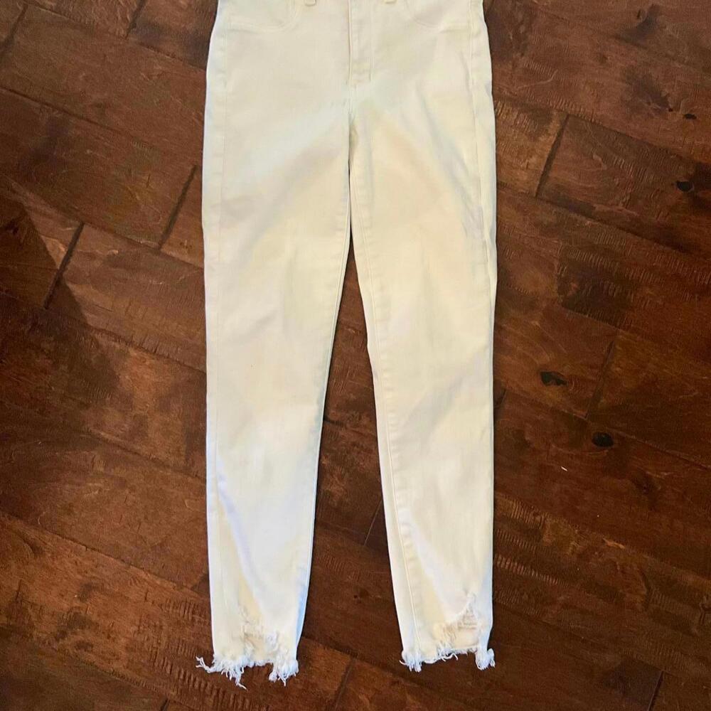 American Eagle Super HR White Jeans Crop 6L